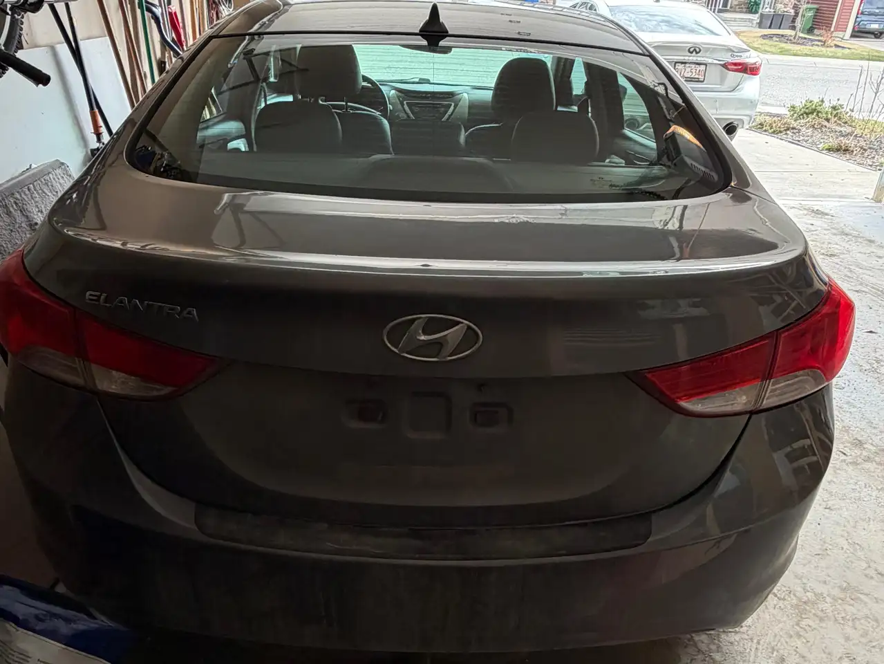 Hyundai ELANTRA снимка Hyundai ELANTRA