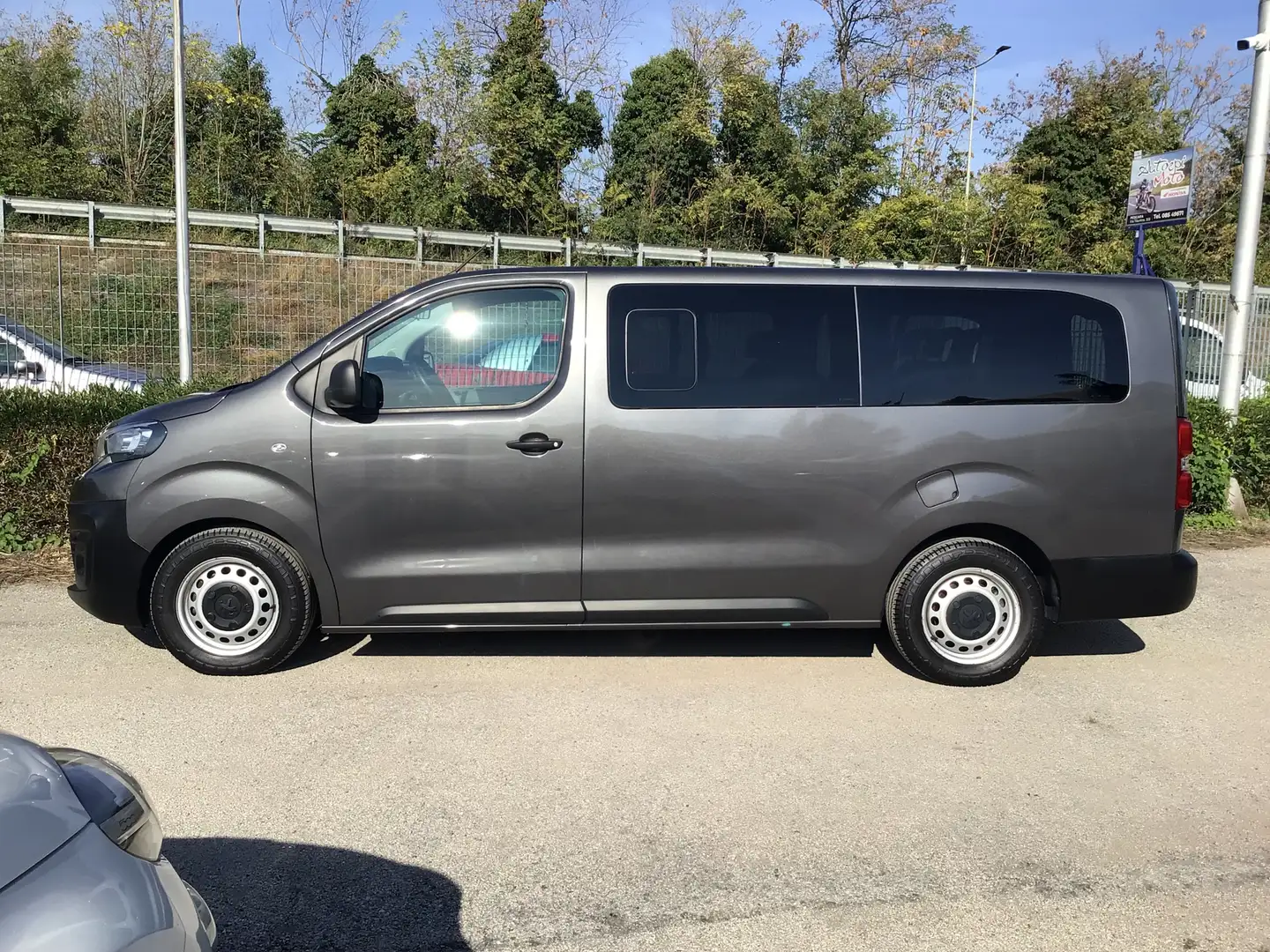 Peugeot Expert 2.0 HDI 150cv Traveller Long COMBI Gris - 2