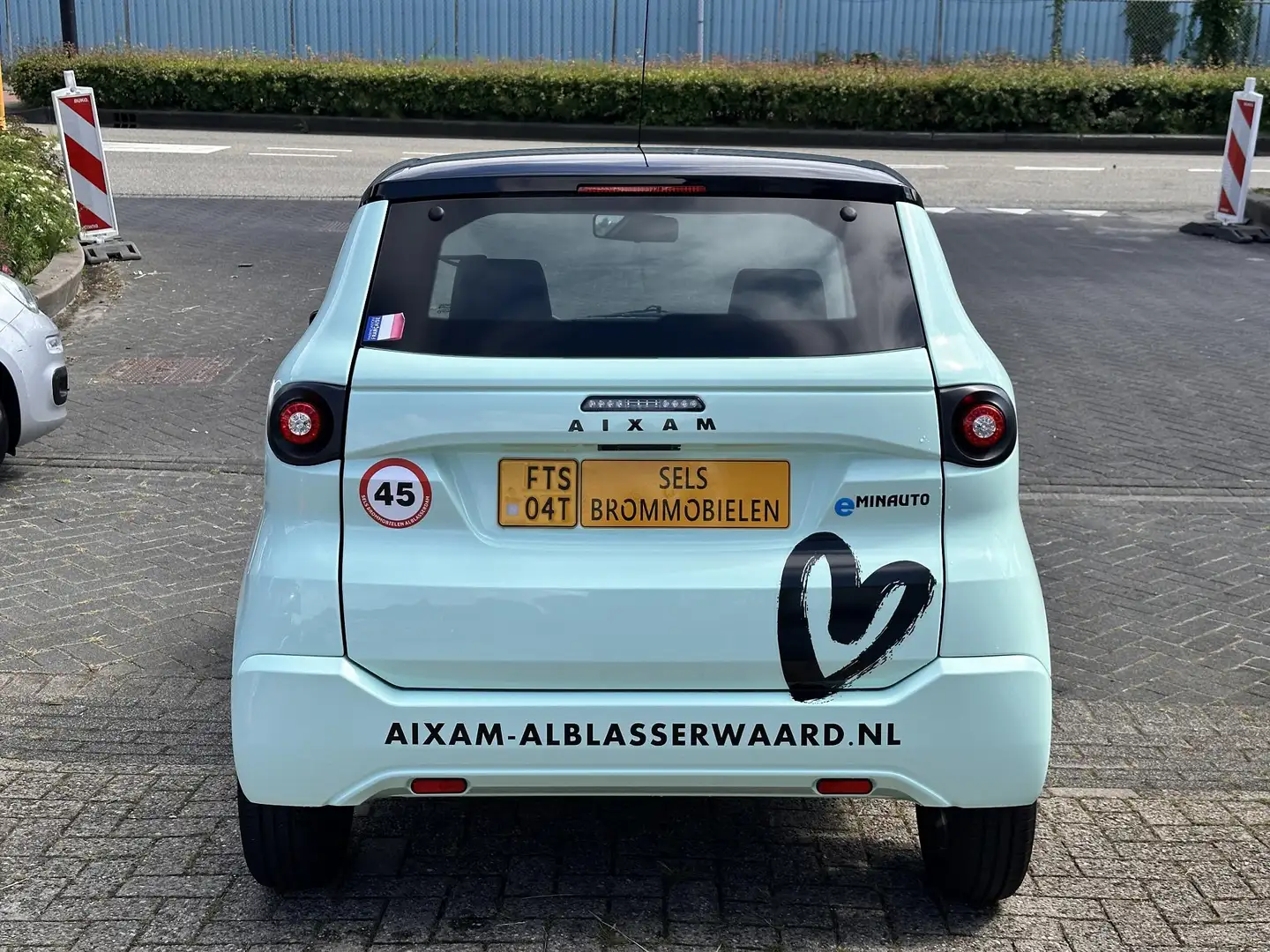 Minauto Minauto Aixam Chic DEMO/LED/BLUETOOTH/VELGEN Grün - 2