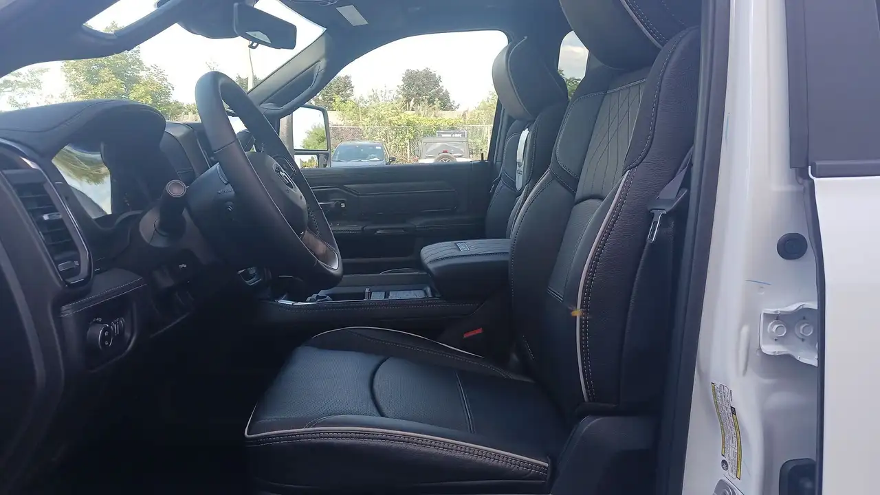 RAM 2500 снимка RAM 2500