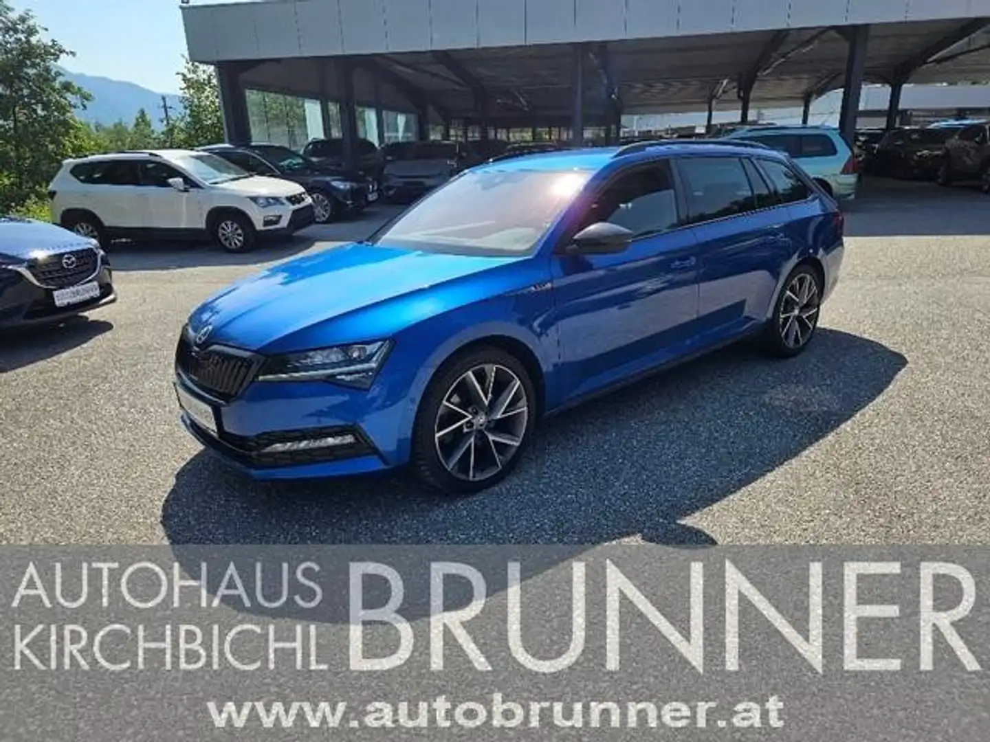 Skoda Superb Kombi 2,0 TDI 4x4 Sportline DSG Blauw - 1