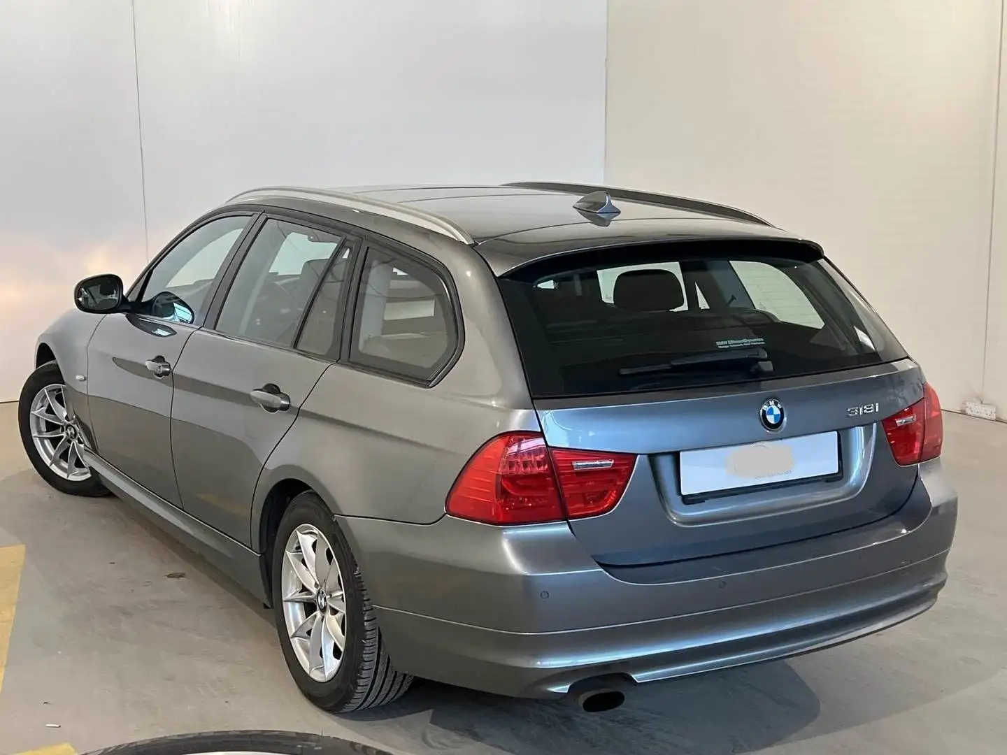 BMW 318 i Tou ° Navi ° Xenon ° Panorama ° Grigio - 2