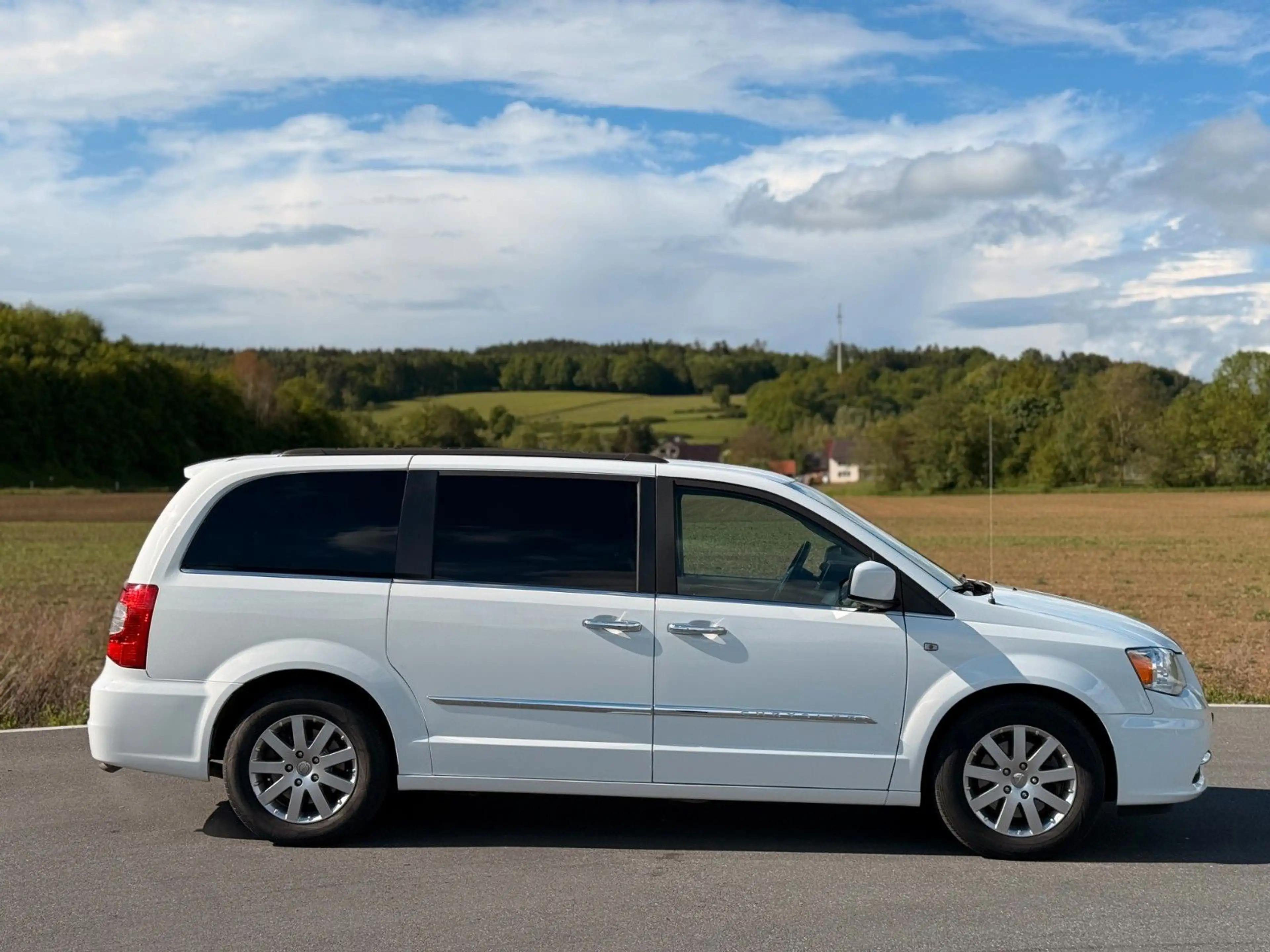 Chrysler Grand Voyager Town Country LPG DVD Vollleder — photo 11