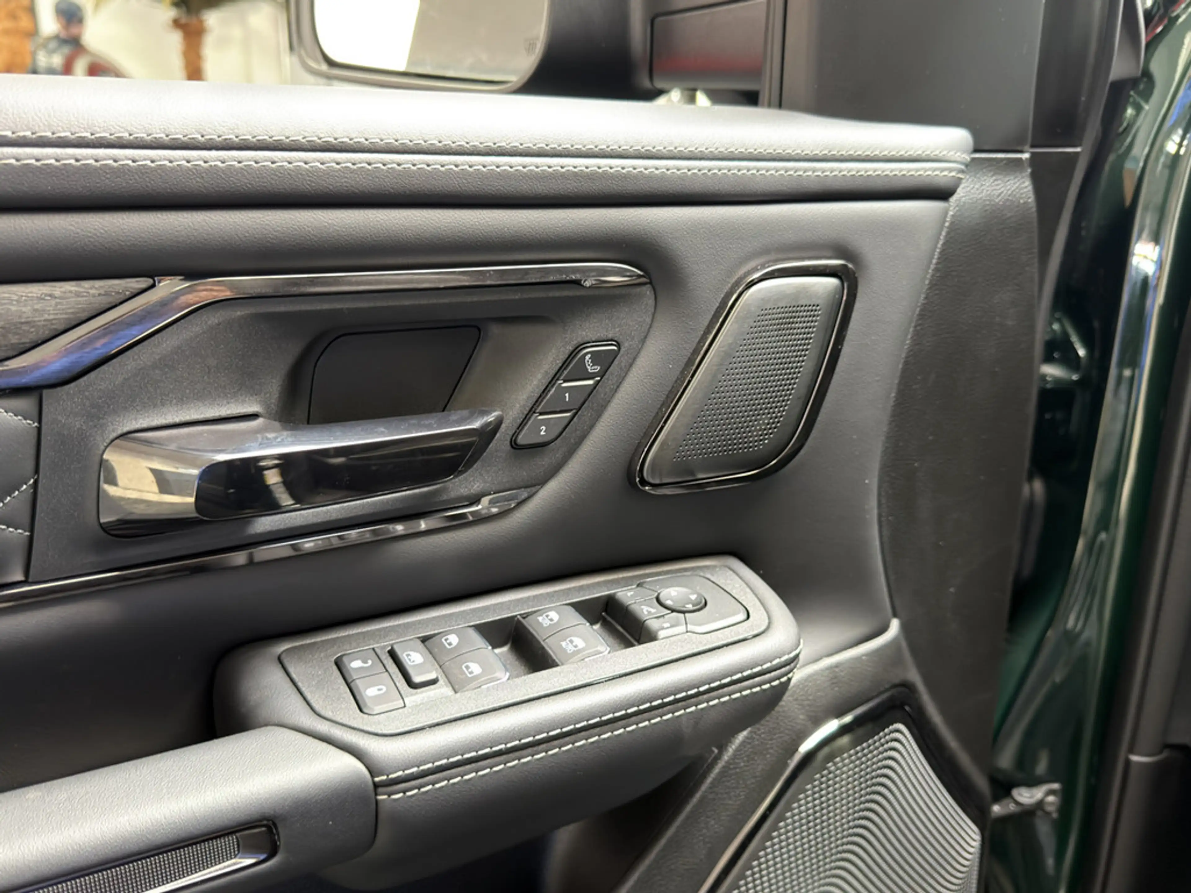 Dodge RAM 1500 Limited Night 5.7L V8, MY26 Multitailgate — photo 15