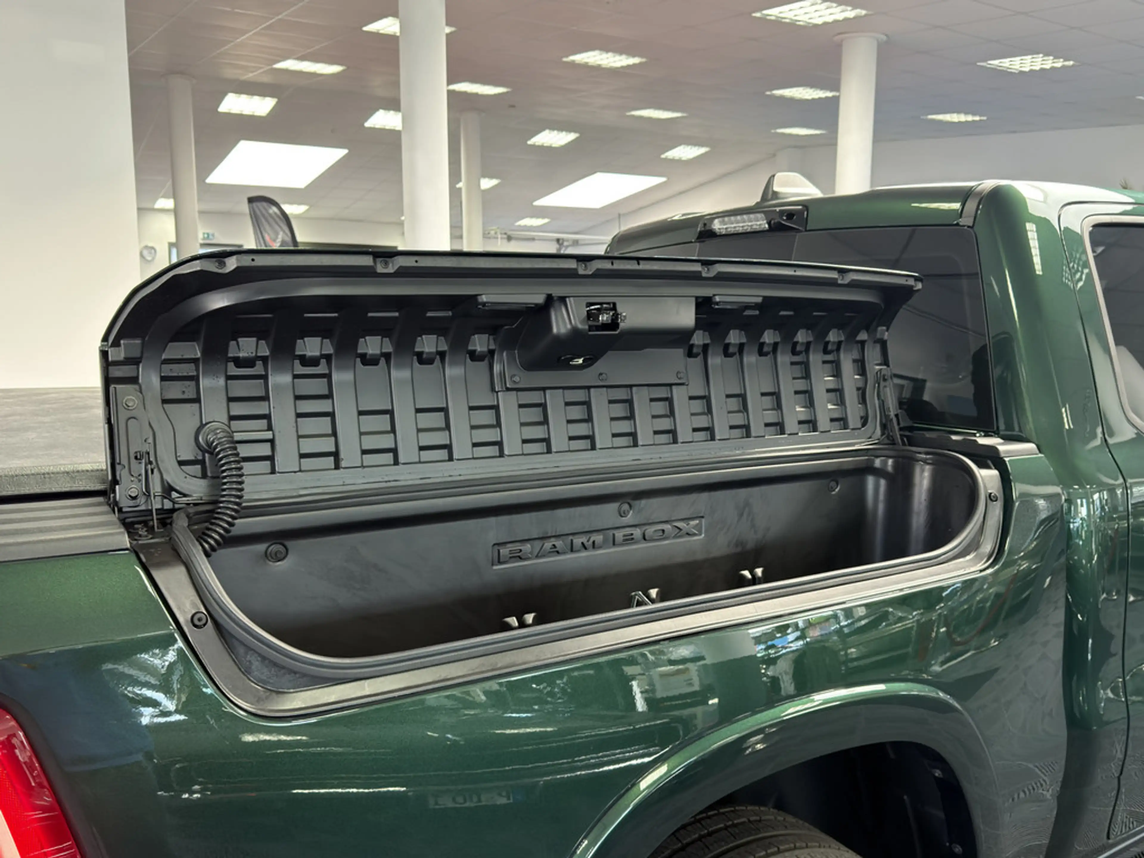 Dodge RAM 1500 Limited Night 5.7L V8, MY26 Multitailgate — photo 12