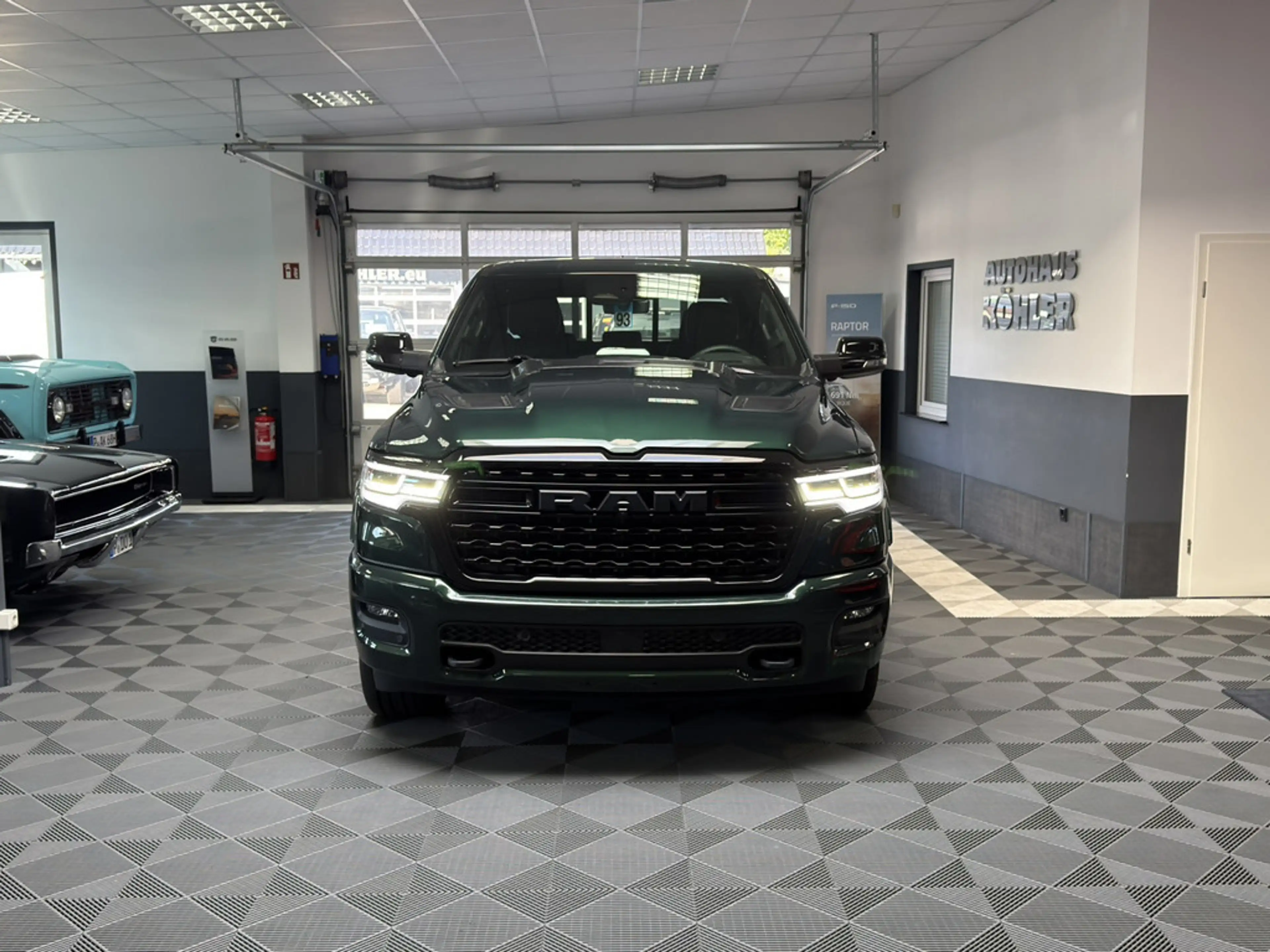 Dodge RAM 1500 Limited Night 5.7L V8, MY26 Multitailgate — photo 5