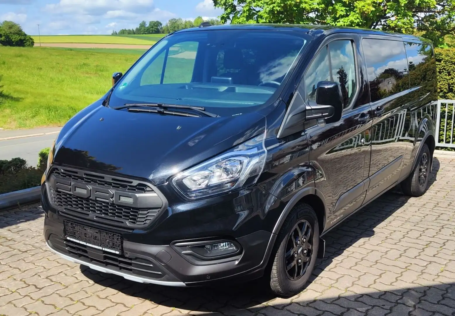 Ford Transit Custom 340 L2 Trend Sondermodell Trail Schwarz - 2