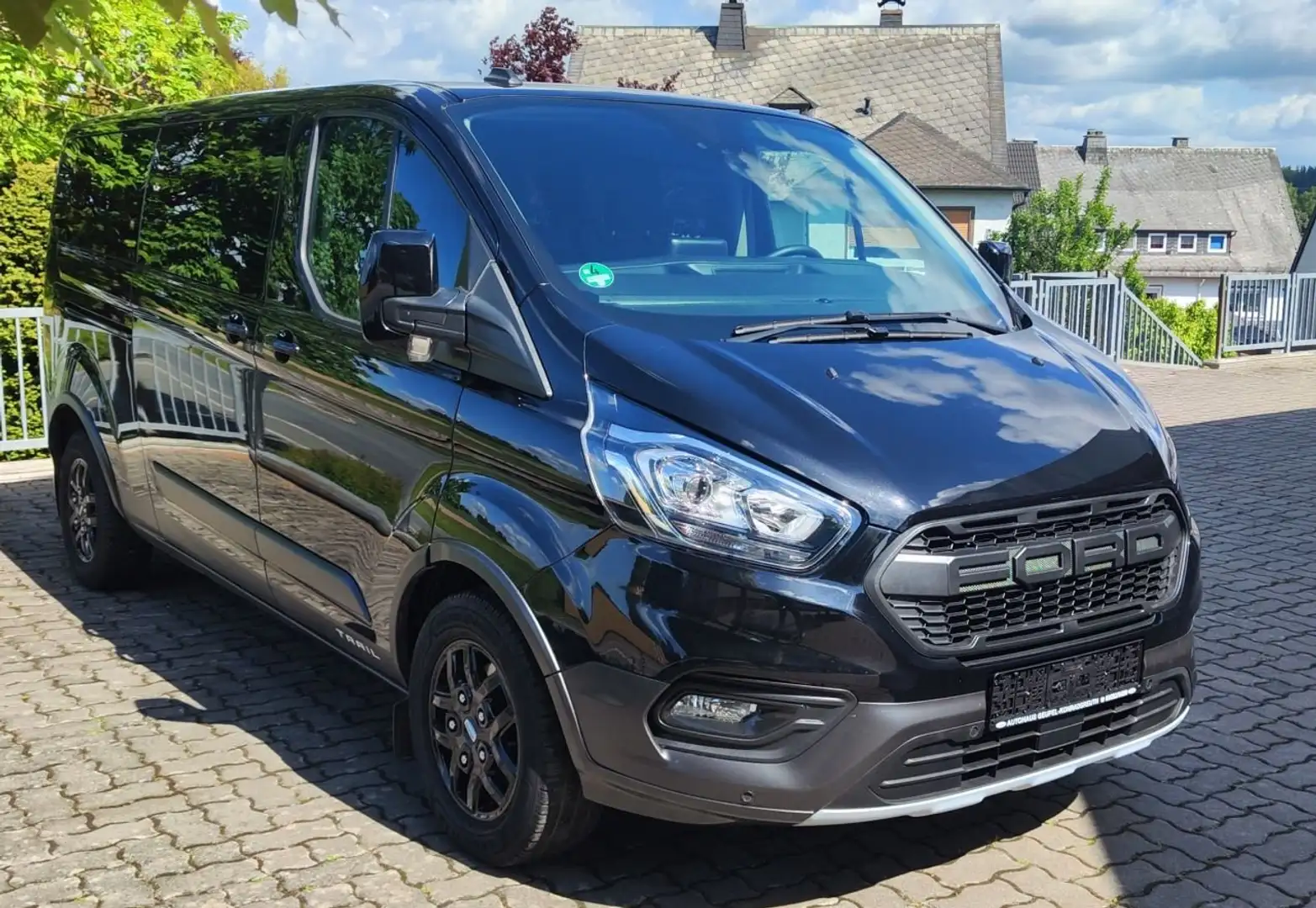 Ford Transit Custom 340 L2 Trend Sondermodell Trail Schwarz - 1