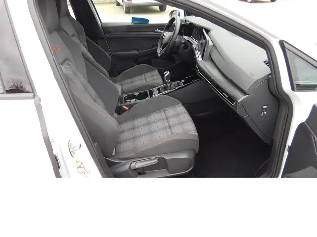 Volkswagen Golf view 11