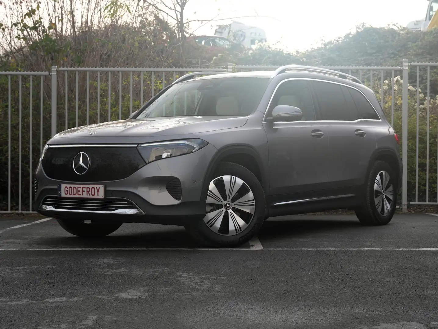 Mercedes-Benz EQB 300 EQB 4MATIC Gris - 2