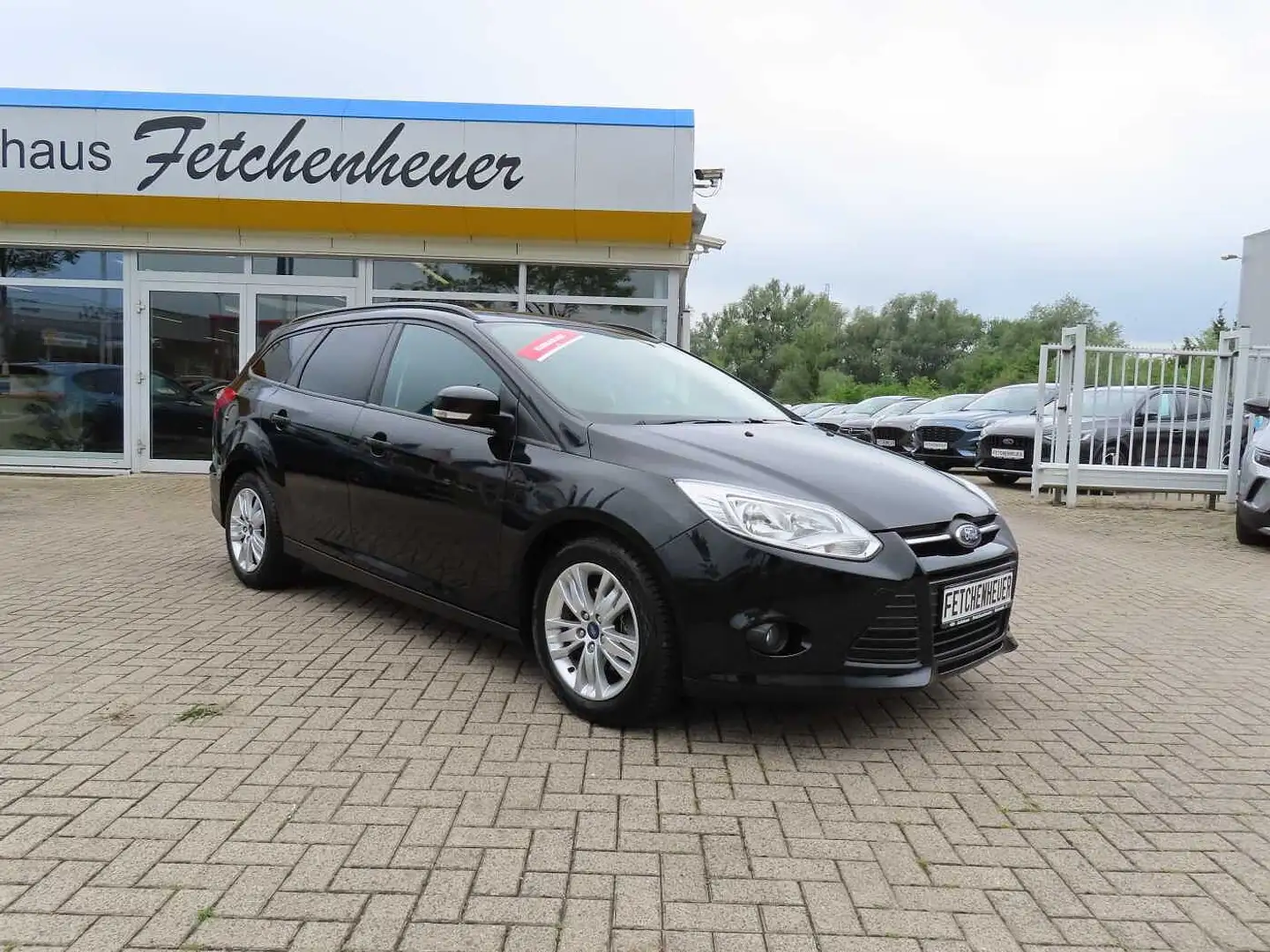 Ford Focus Turnier Trend m. KLIMA+PDC+B/C+NSW+ALU+GJR Zwart - 1