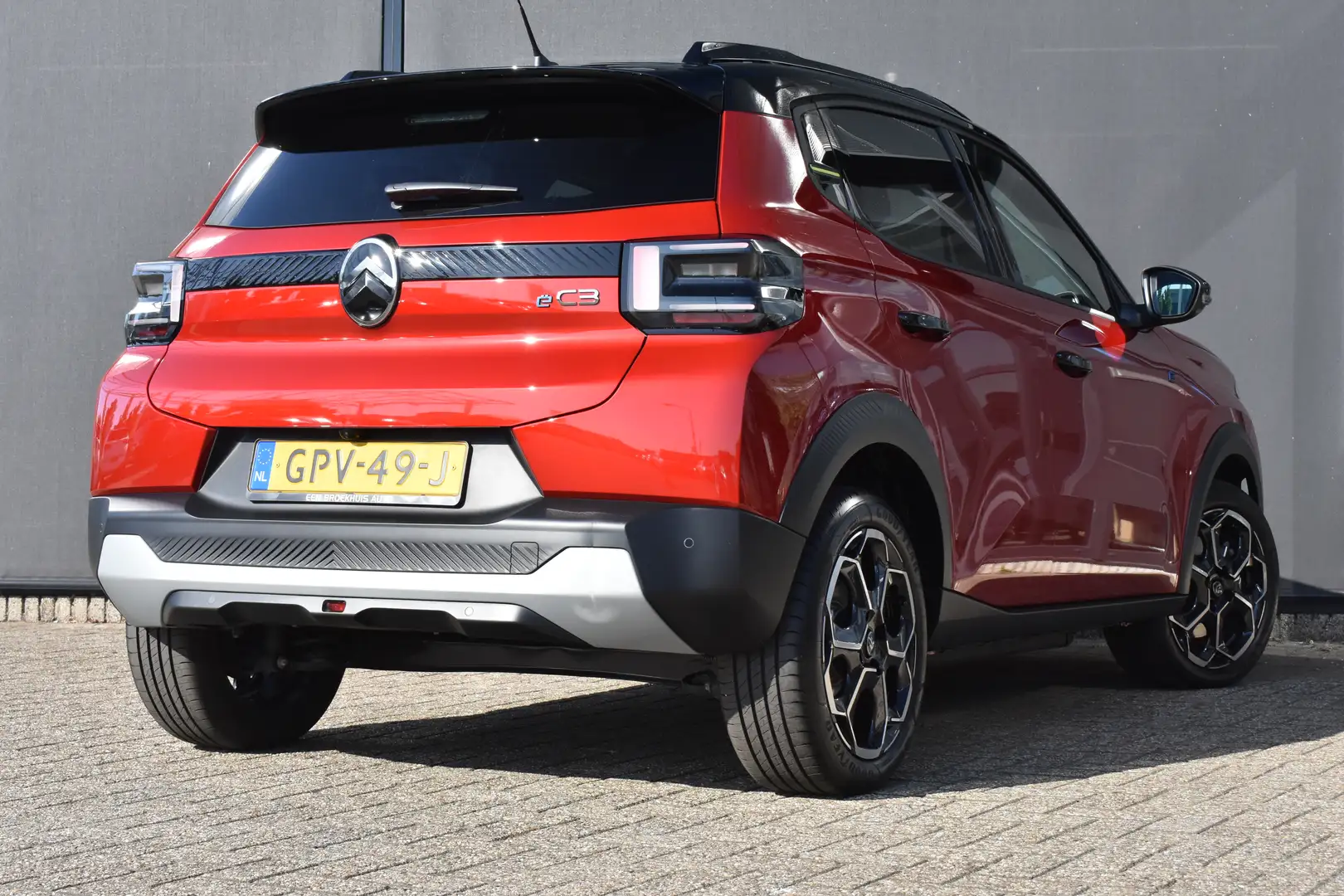 Citroen C3 Ë-C3 Max 113pk 44 kWh 3 Fase | Navigatie | Achteru Rood - 2