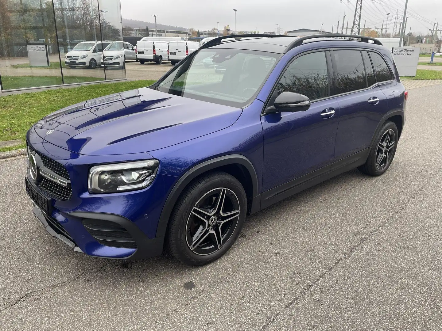 Mercedes-Benz GLB 250 4M AMG NIGHT*Distr*Pano*AHK*360°*7-Sitze Blau - 1