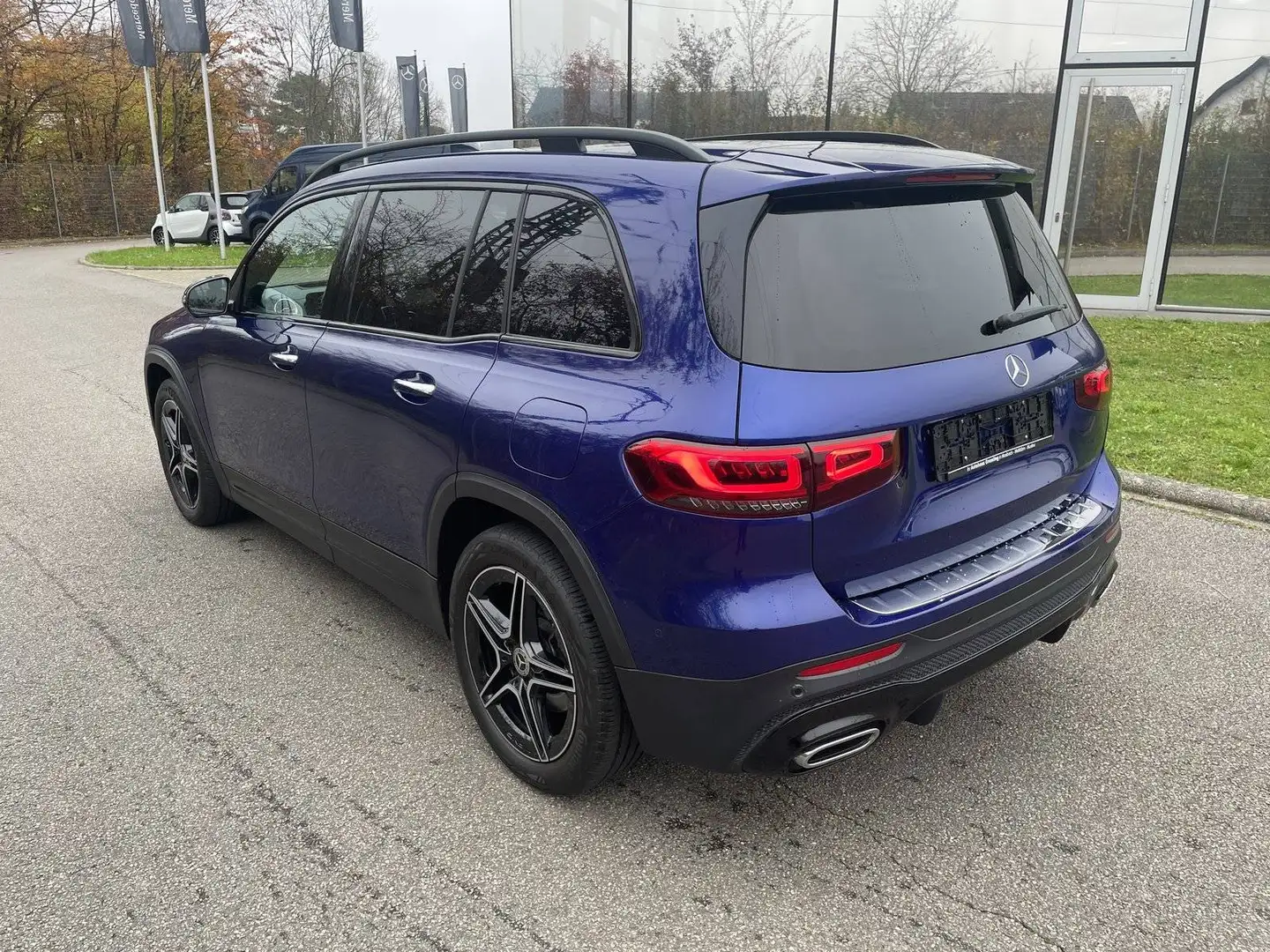 Mercedes-Benz GLB 250 4M AMG NIGHT*Distr*Pano*AHK*360°*7-Sitze Blau - 2