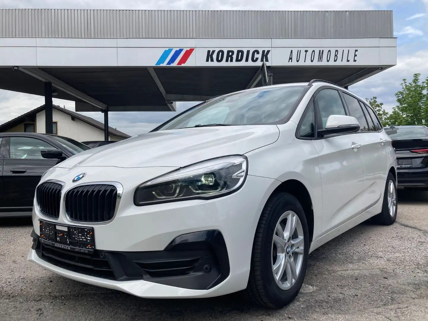 BMW 218 218iA GRAN TOURER "ADV."/NAVI/LED/SHZ/AUT.KLAPPE Blanc - 2