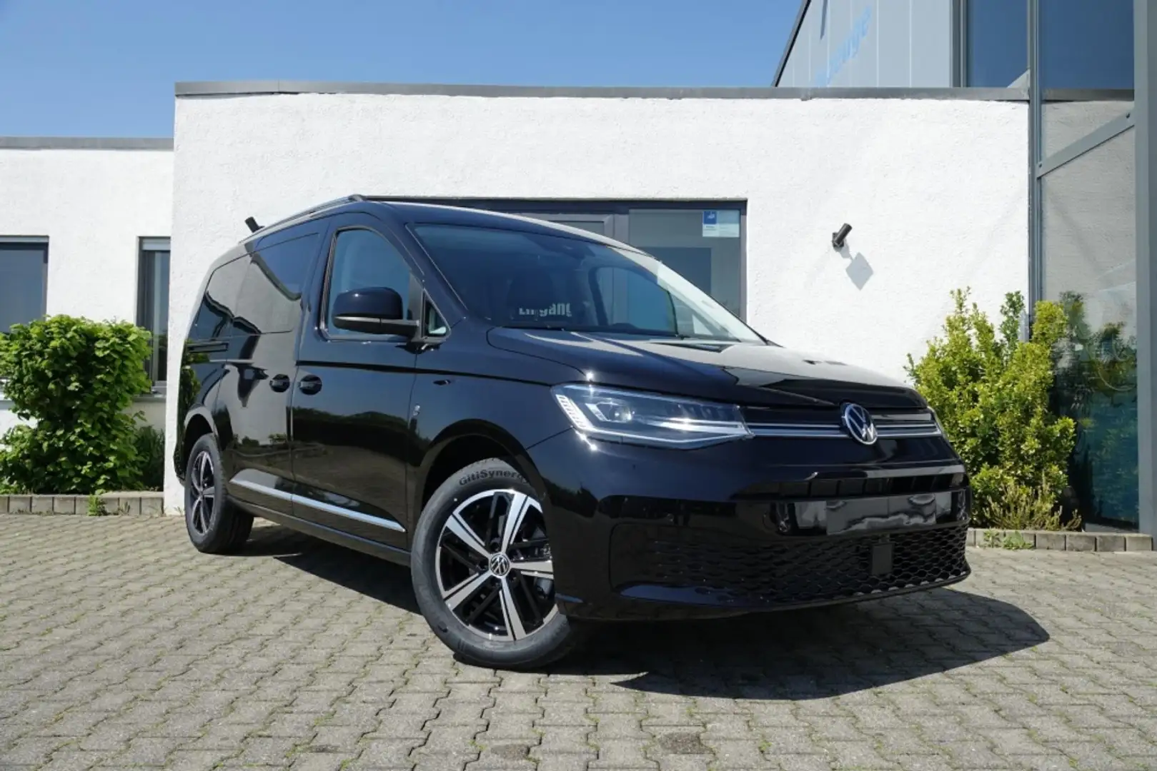 Volkswagen Caddy Maxi STYLE 7Sitz/Navi/3xZuziehhilfe/AHK Černá - 1