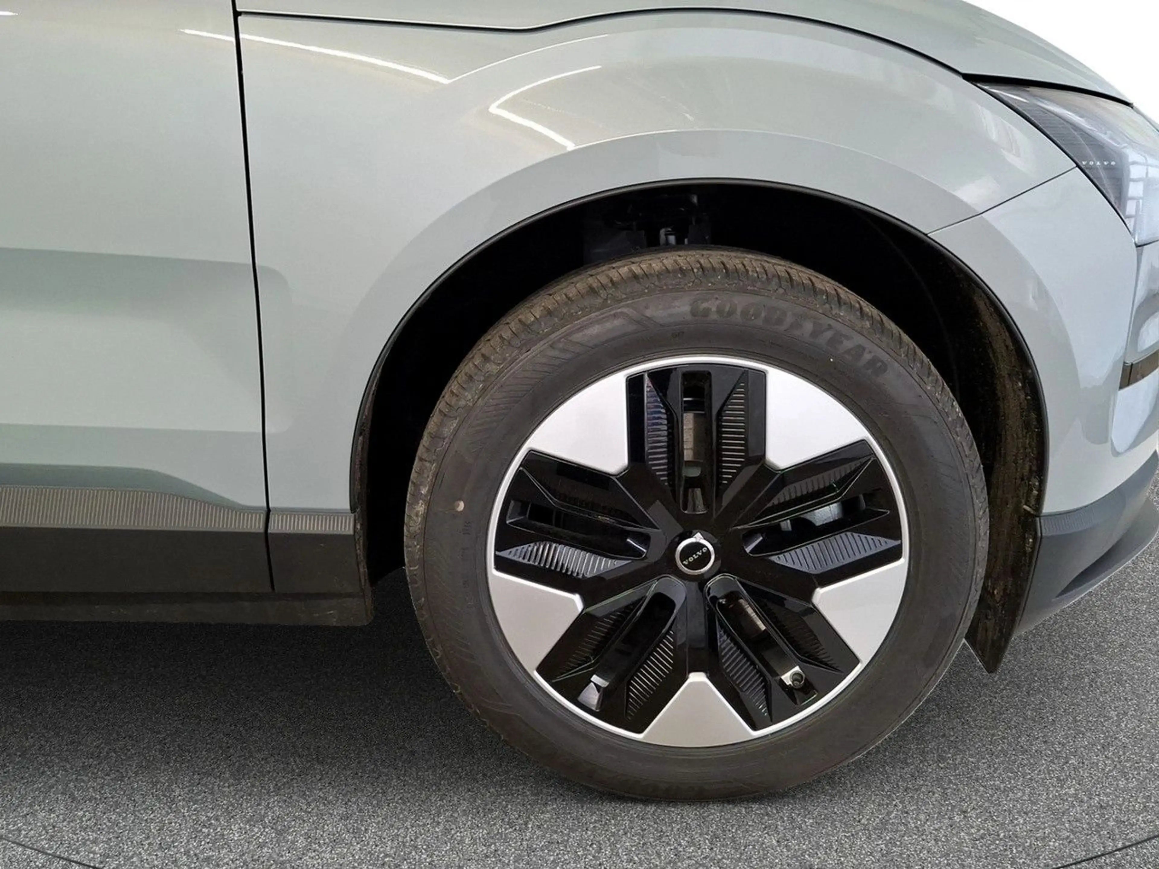 Volvo EX30 Plus 2WD Pure Electric !! SITZ-U. LKRHZG !! — photo 11