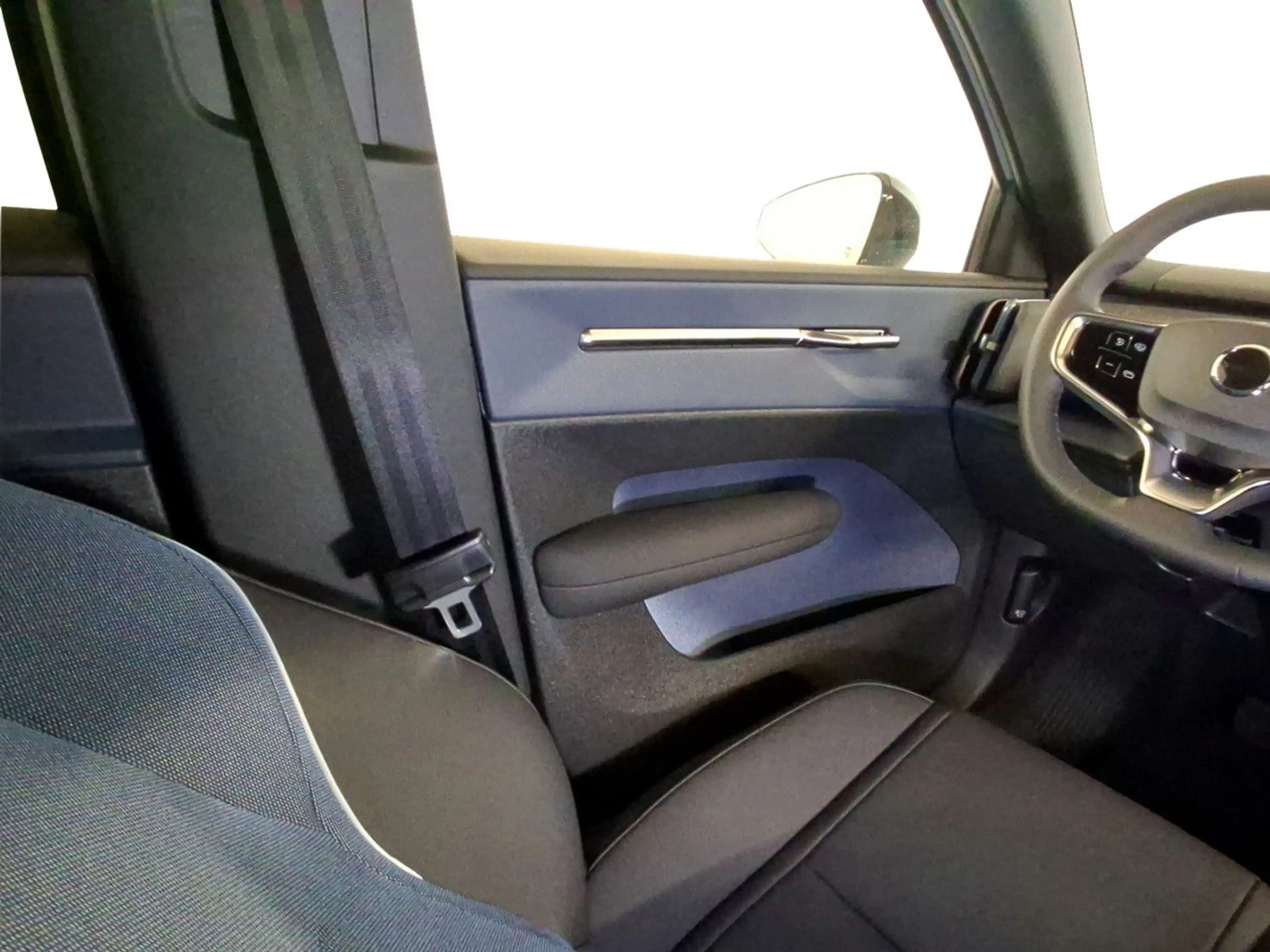 Volvo EX30 Plus 2WD Pure Electric !! SITZ-U. LKRHZG !! — photo 6