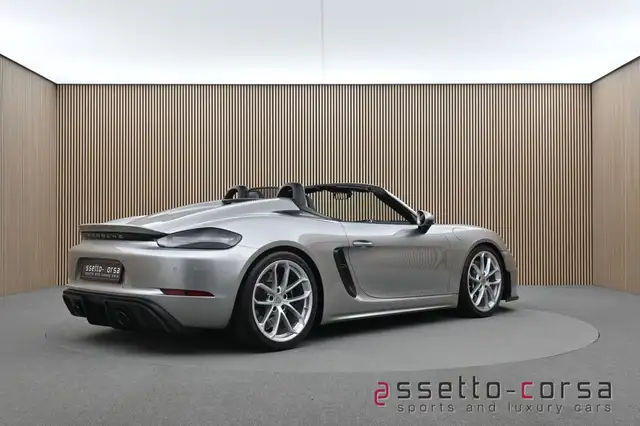 Porsche 718 Boxster view 4