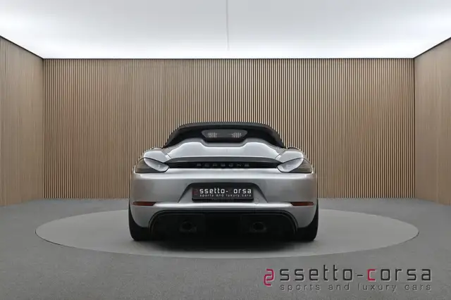 Porsche 718 Boxster view 11