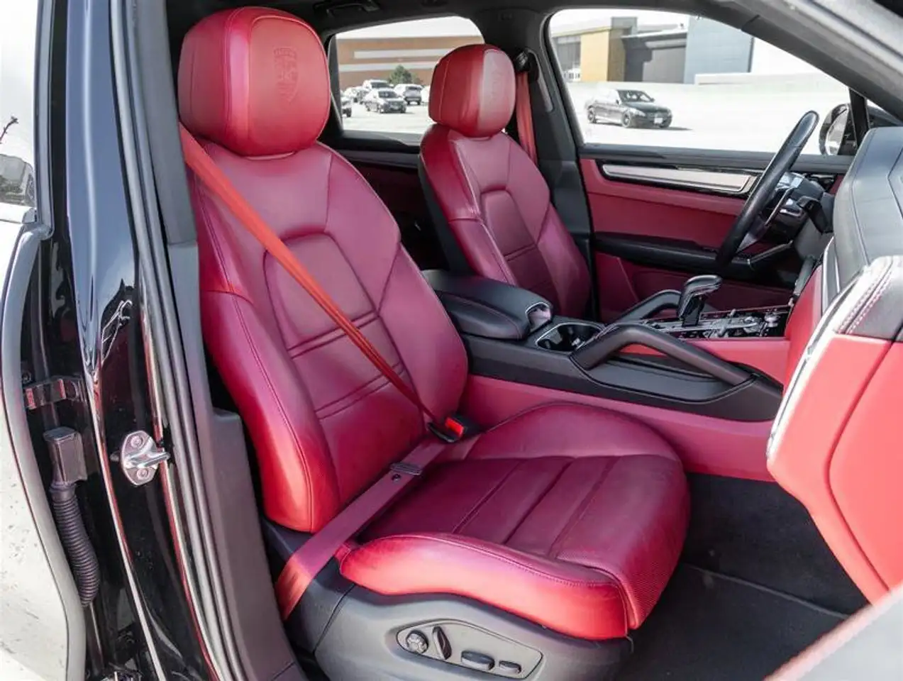 Porsche Cayenne снимка Porsche Cayenne