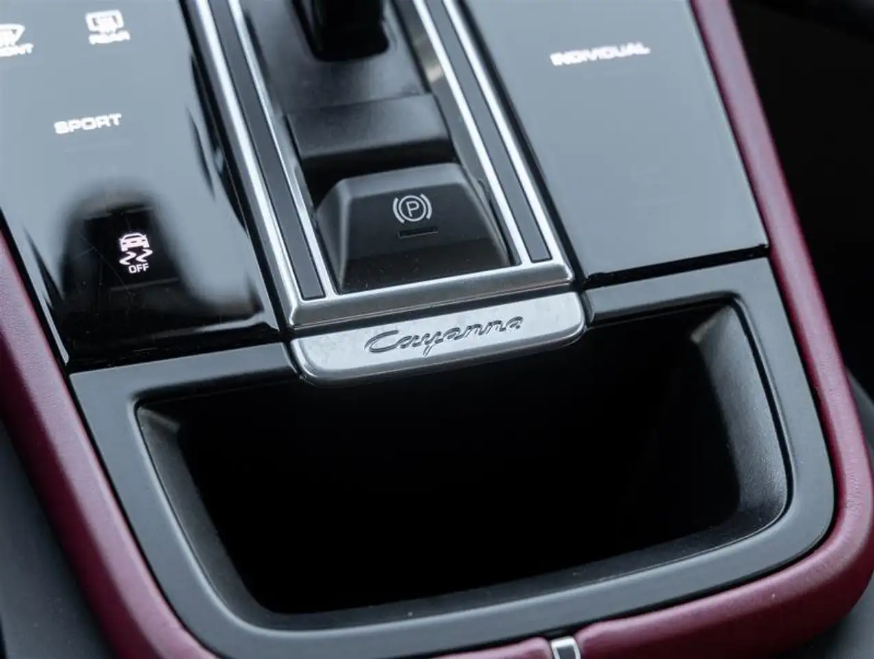 Porsche Cayenne снимка Porsche Cayenne