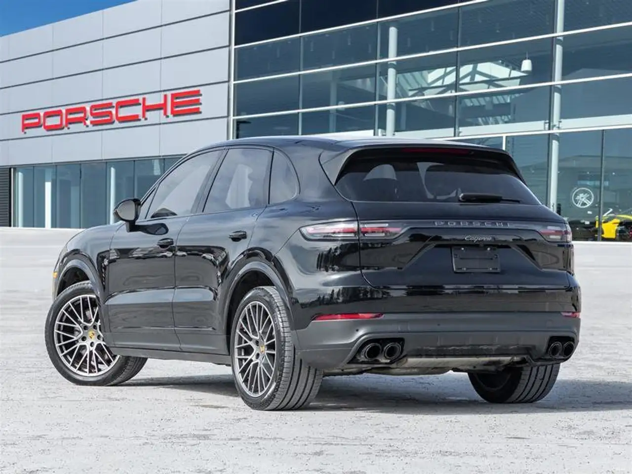 Porsche Cayenne снимка Porsche Cayenne