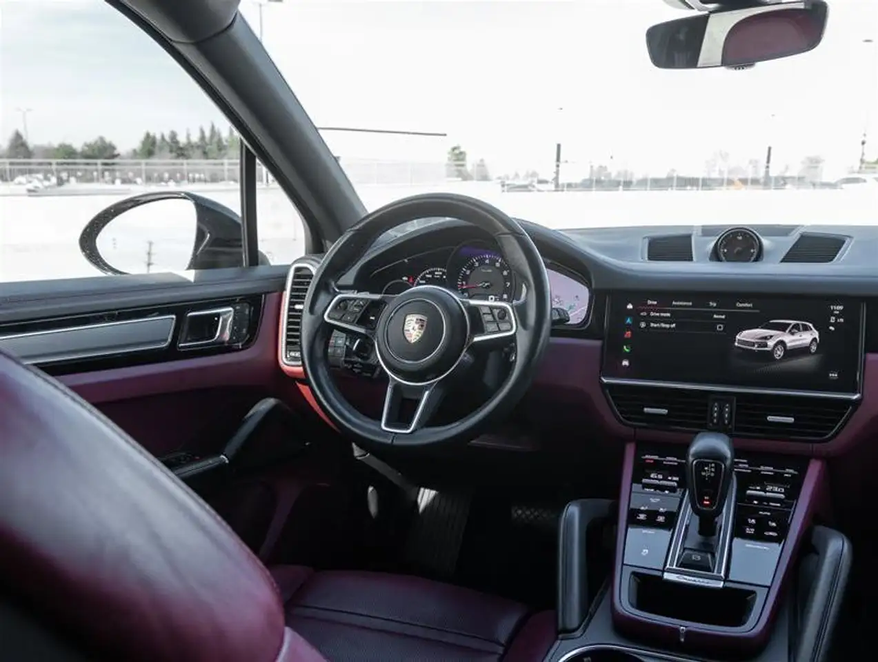 Porsche Cayenne снимка Porsche Cayenne