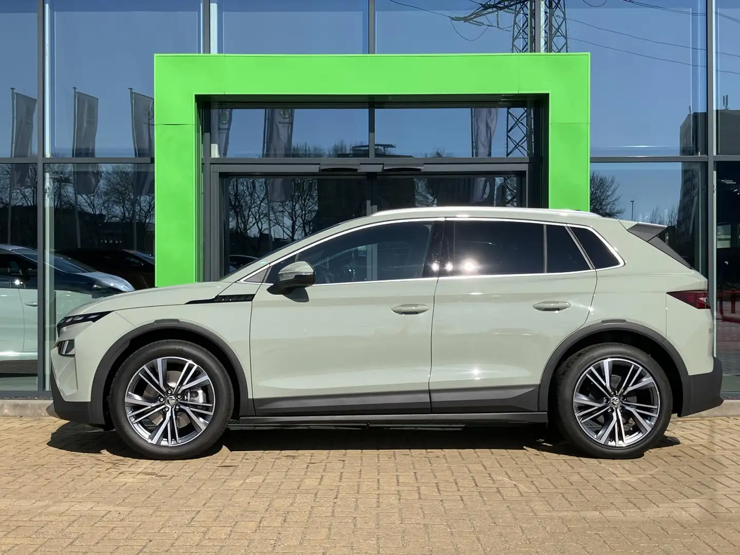 Skoda Elroq Business Edition Elektromotor 210 kW / 286 PK SUV Groen - 2