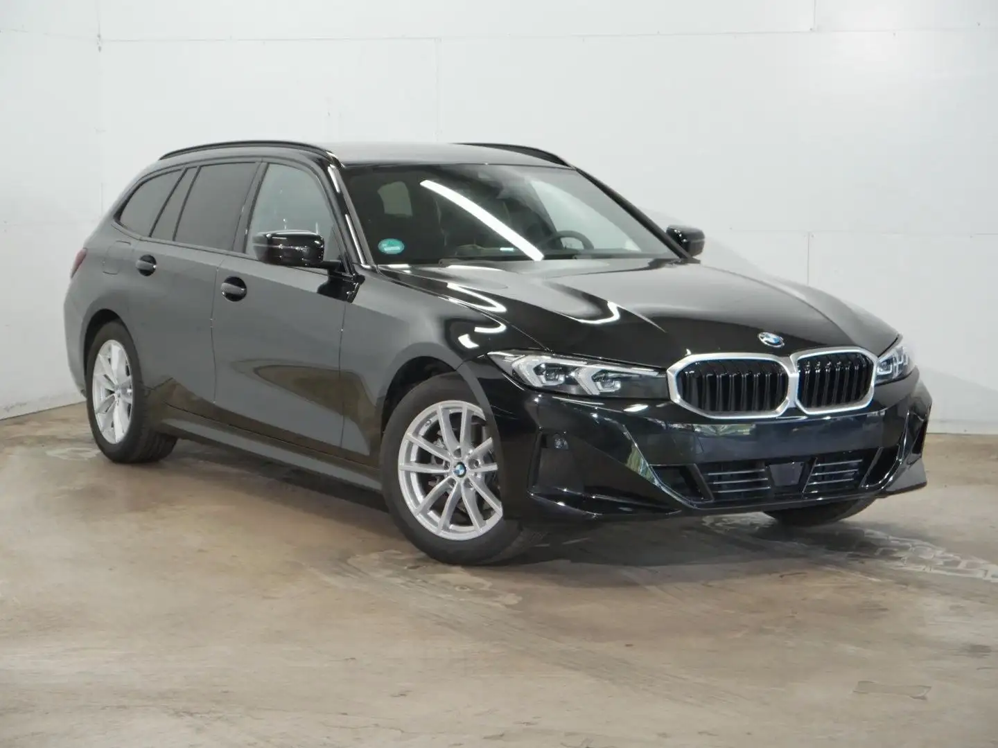 BMW 318 i Tour. AHK HiFi QI ACC SHZ LED MFL SHZ Noir - 2