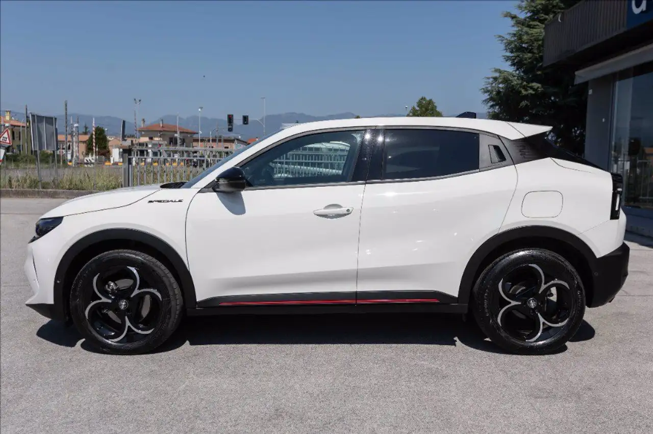 Alfa Romeo Junior 2025