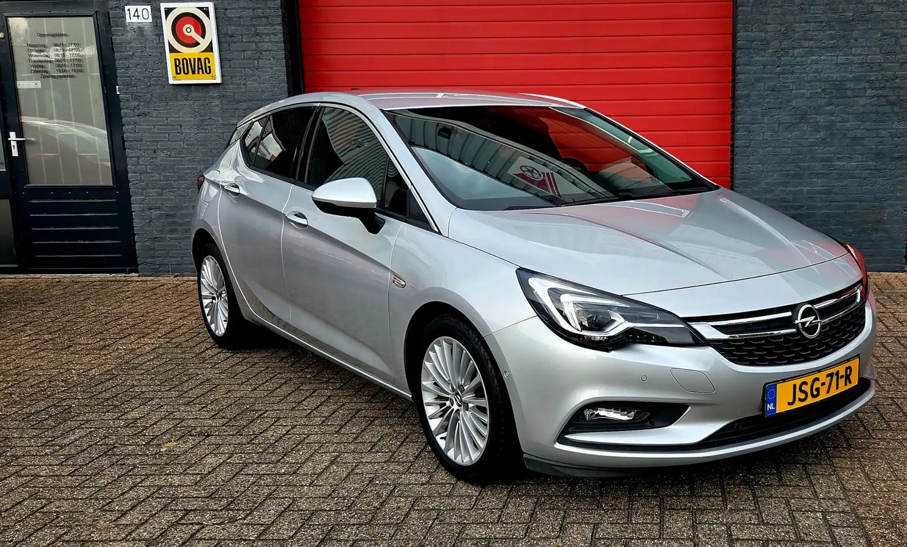 Opel Astra 1.4 Innovation Grijs - 2