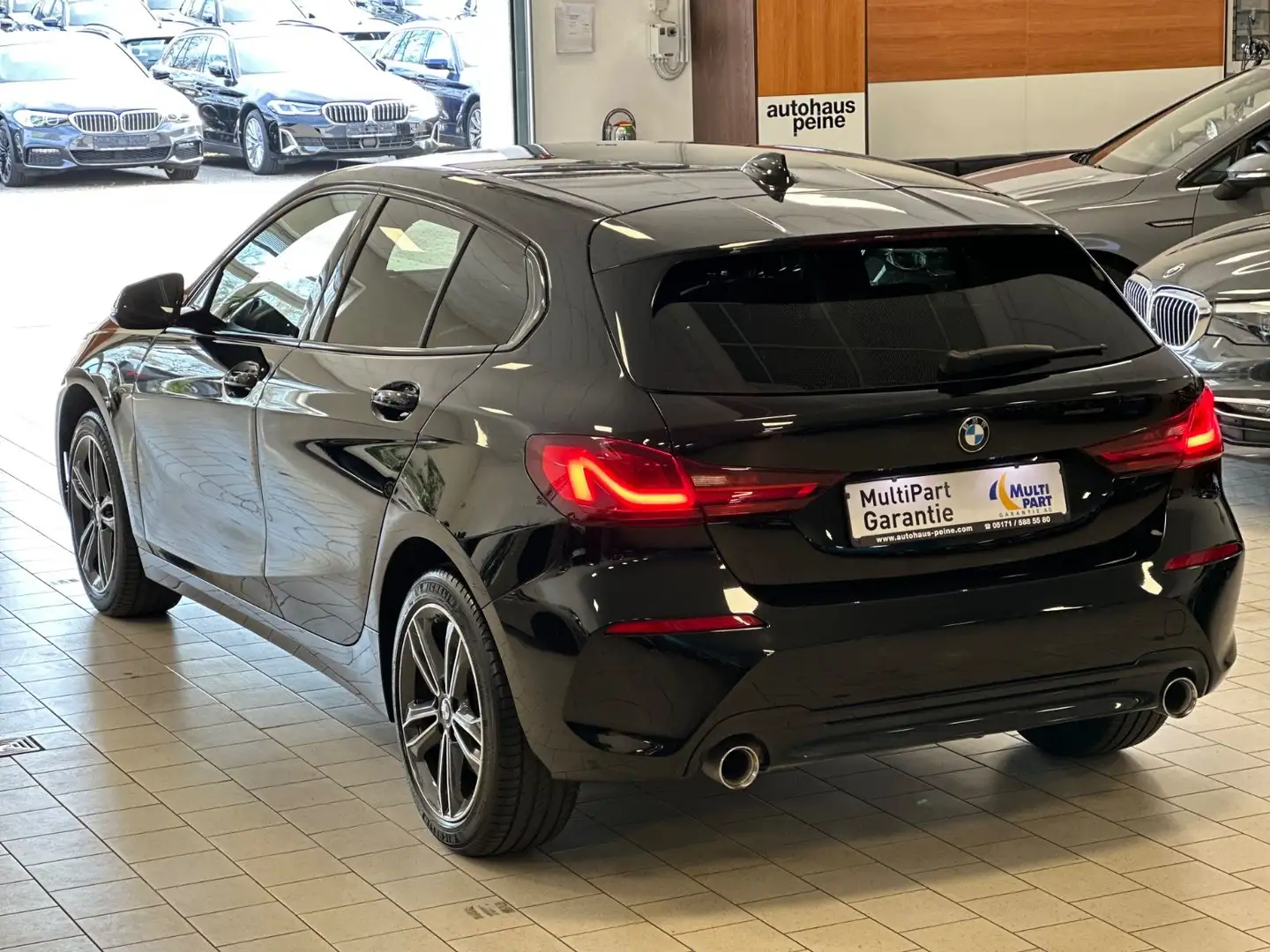 BMW 120 d/Aut/LCPProf/Navi/LED/Temp/HIFI/SportLine Schwarz - 2
