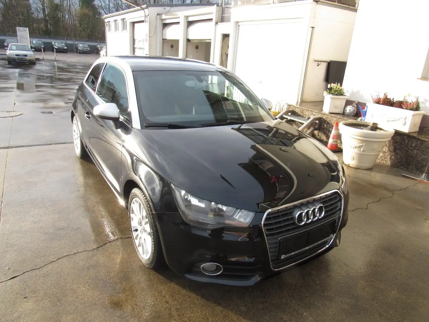 Audi A1 KLIMA,SITZHEIZUNG,74800 KM. Schwarz - 1