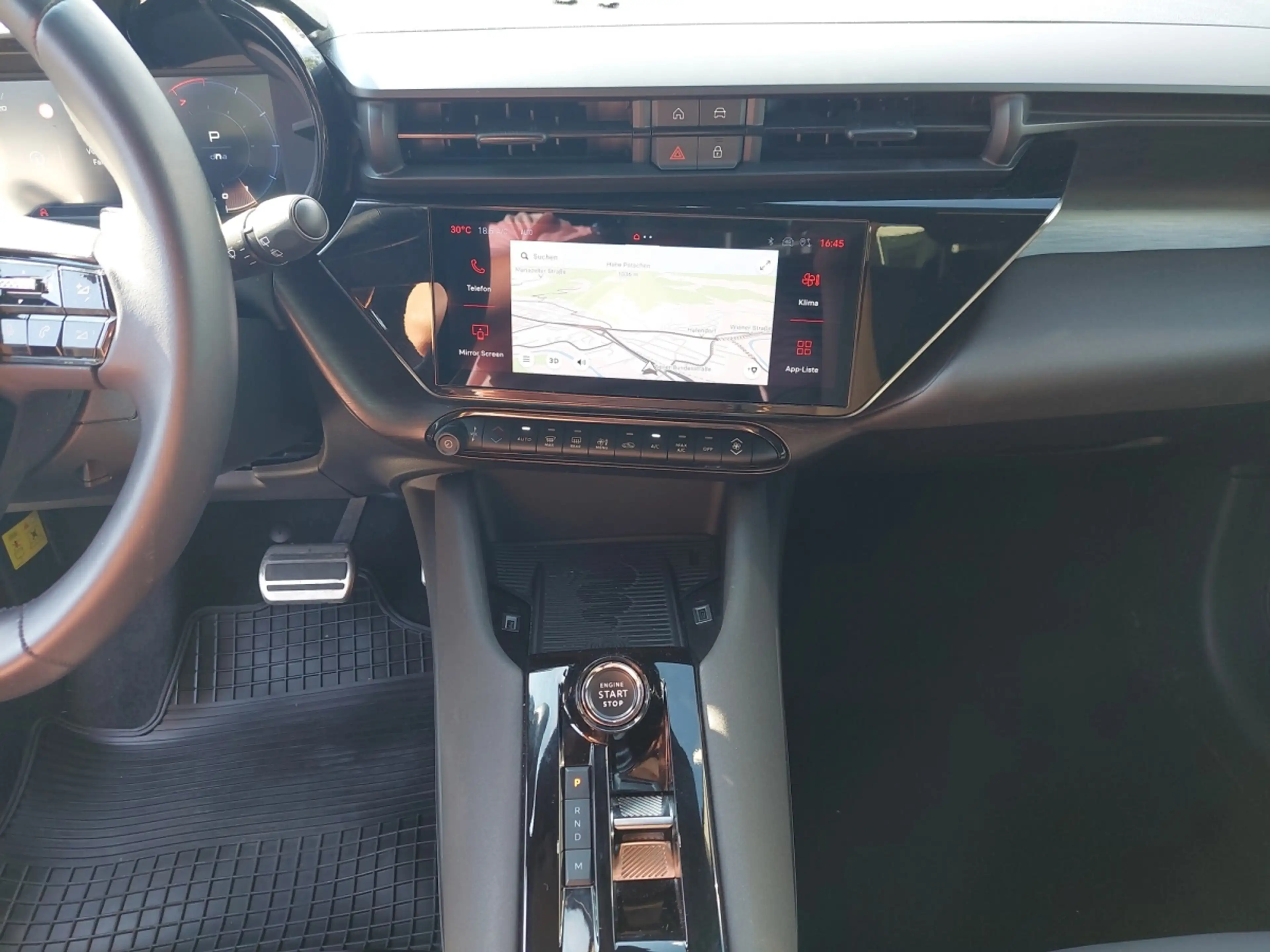 Alfa Romeo Junior Ibrida Speciale 1.2 MHEV e-DCT6 — photo 9
