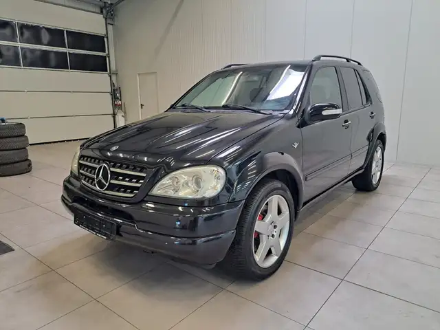 Mercedes-Benz ML 55 AMG / SCHIEBEDACH / LEDER / AHK