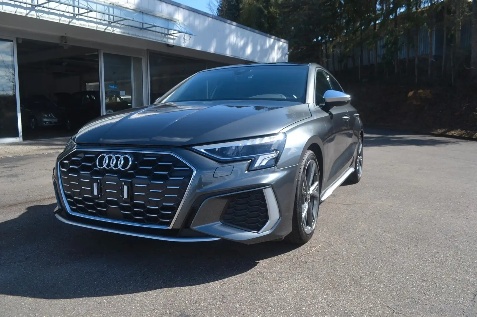 Audi S3 Sportback 2.0 TFSI quattro basis 1.HAND 17TKM Grau - 1