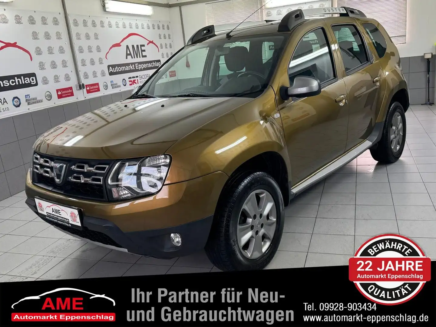 Dacia Duster 1.5 dCi Exception LOOK 4x4 *NAVI S&S* Grün - 1