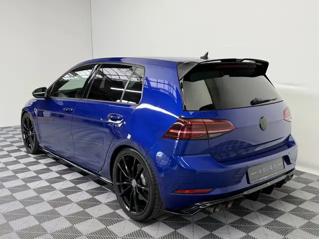 Volkswagen Golf view 3