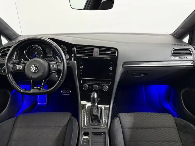 Volkswagen Golf view 11
