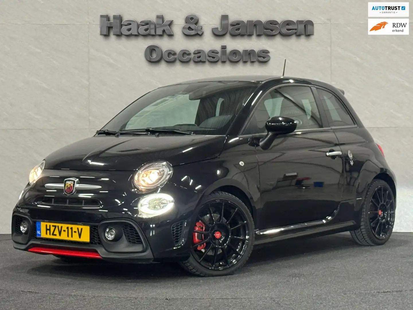 Fiat 500 Abarth 1.4 T-Jet Turismo 70th Anniversary 165pk Zwart - 1