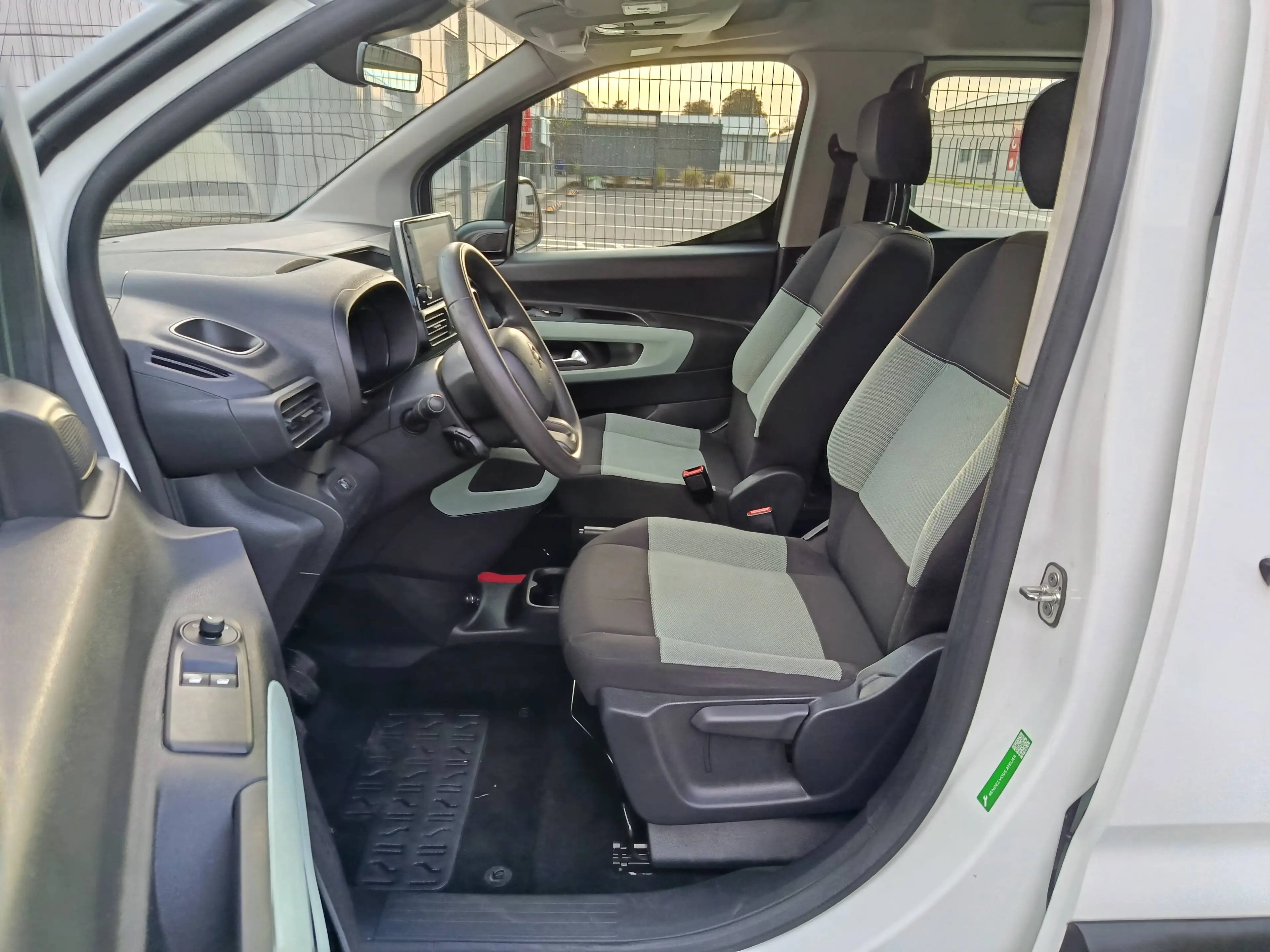 Citroen Berlingo Berlingo 1.2 PureTech M Live S — photo 8