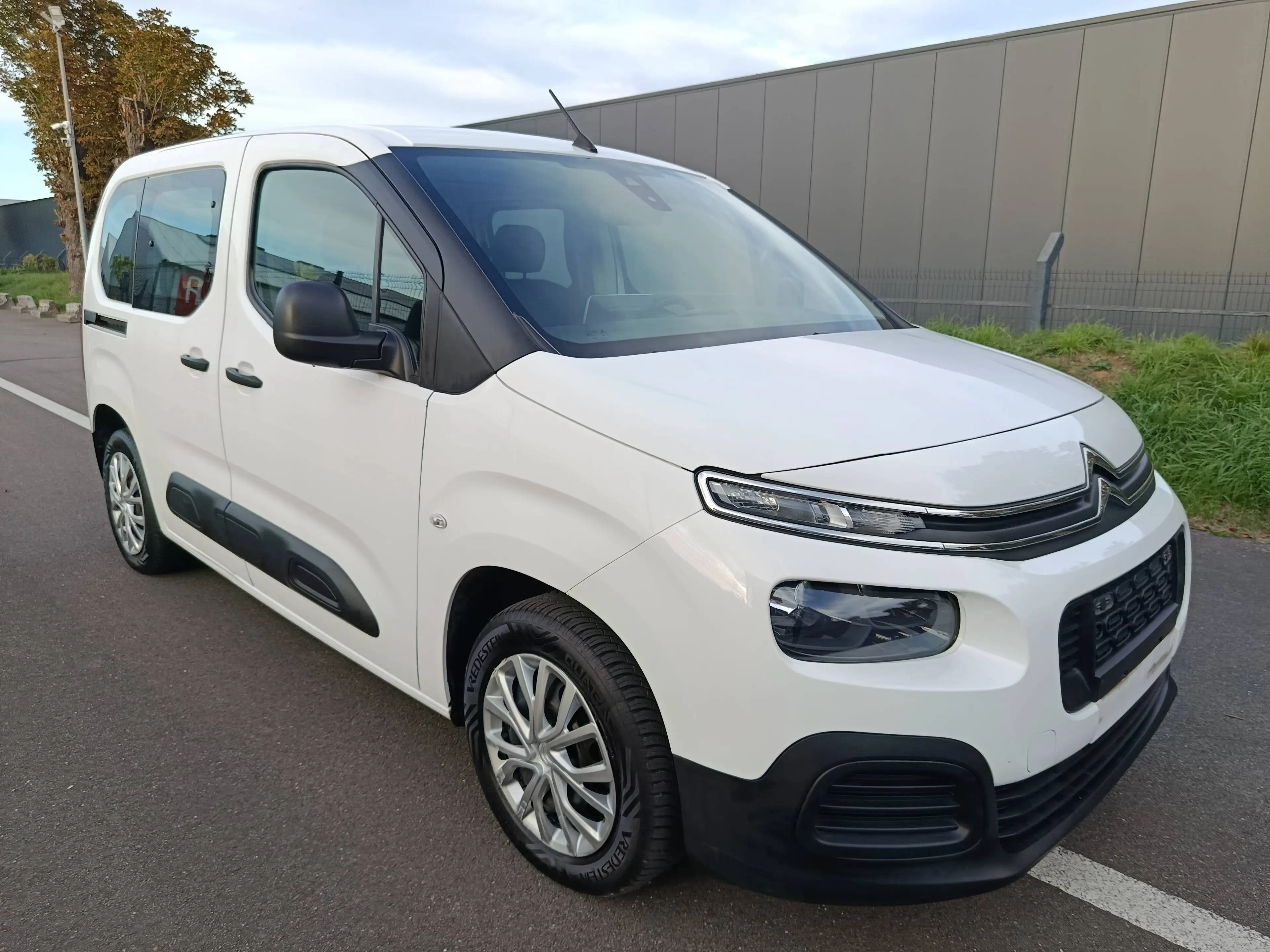 Citroen Berlingo Berlingo 1.2 PureTech M Live S — photo 2