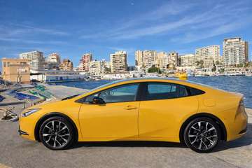 Toyota Prius Plug-in Hybrid 2024 32.000 km