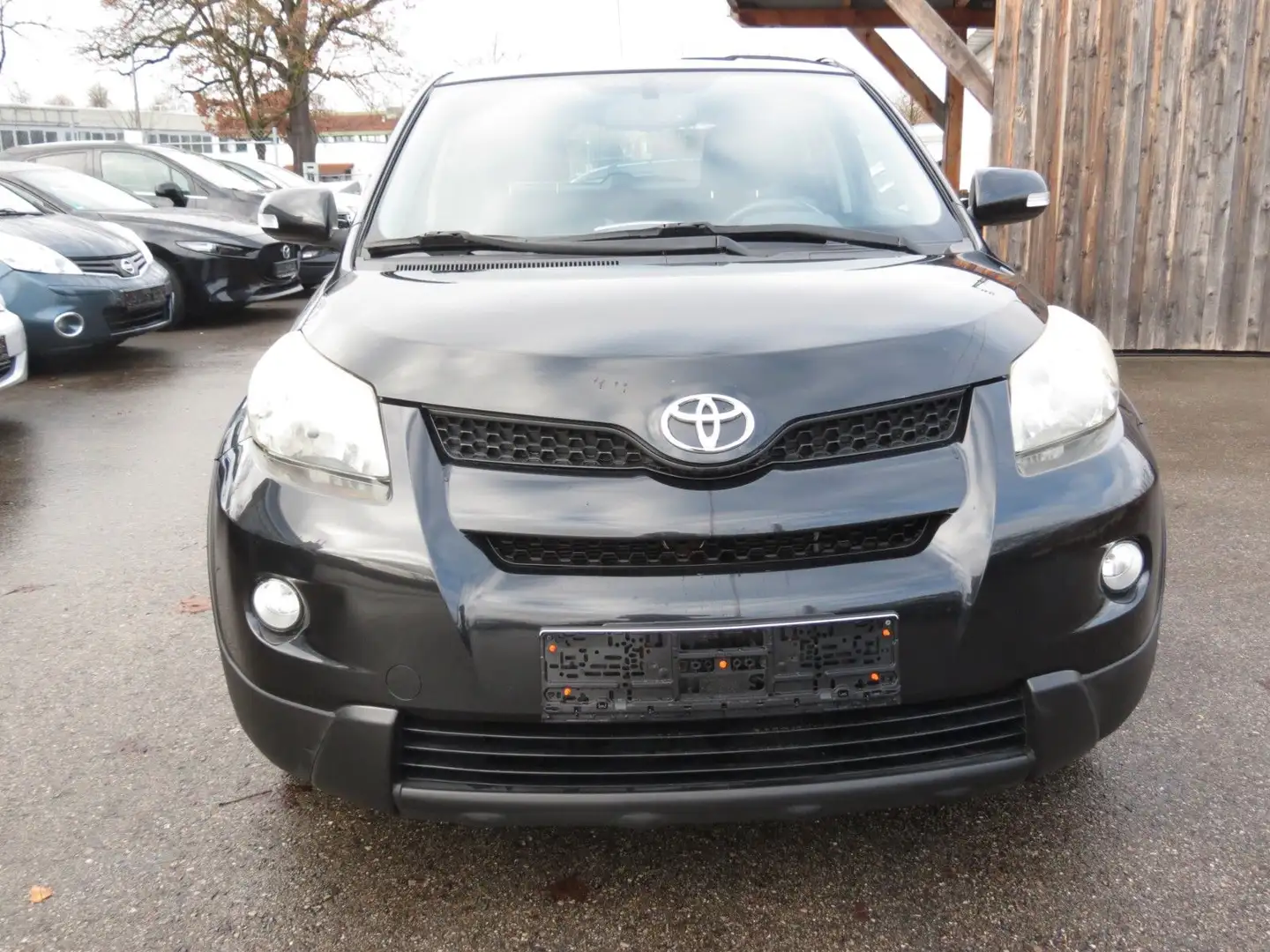 Toyota Urban Cruiser 1,4D 4x4 *TÜV neu,8-fach ber., AHK Noir - 2