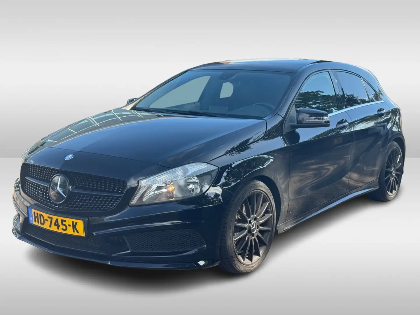 Mercedes-Benz A 200 Ambition AMG / Panoramadak / Camera / Leder / 18'' Zwart - 1