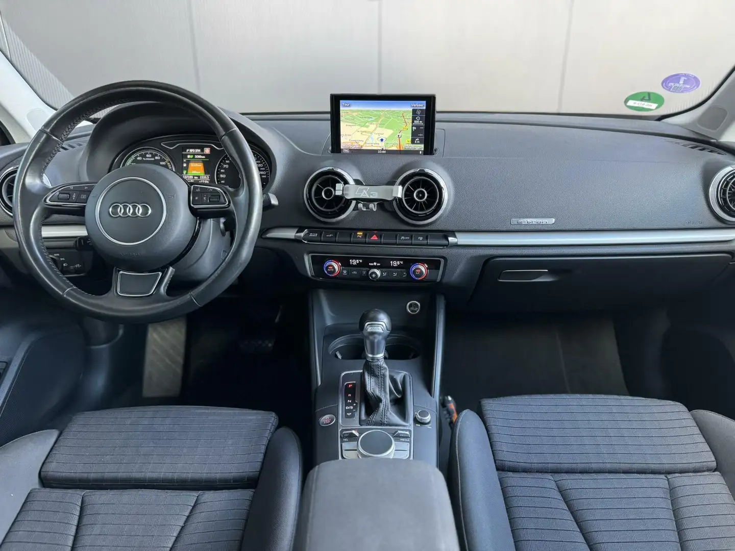 Audi A3 Sportback 1.4 E-Tron NL AUTO*PANO*DEALERONDERHOUDE Zwart - 2