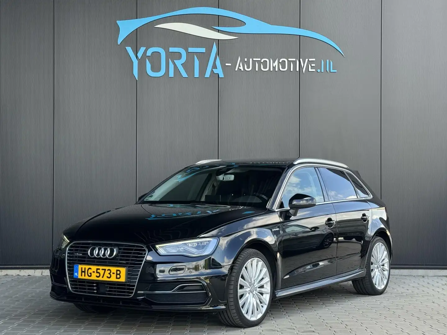 Audi A3 Sportback 1.4 E-Tron NL AUTO*PANO*DEALERONDERHOUDE Zwart - 1