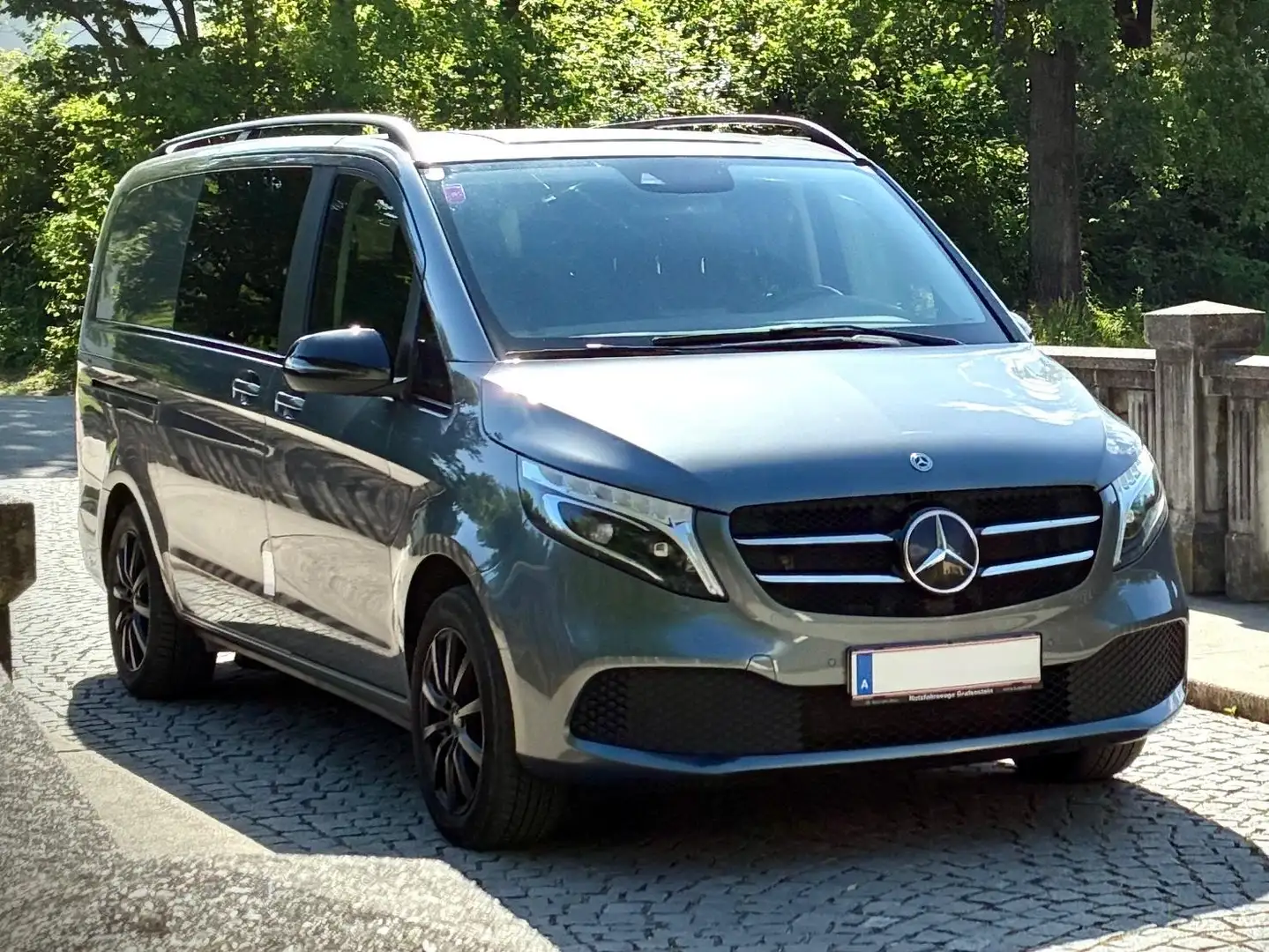 Mercedes-Benz V 300 V 300 d Kombi 4MATIC lang Avantgarde Aut. Avantgarde Grau - 1