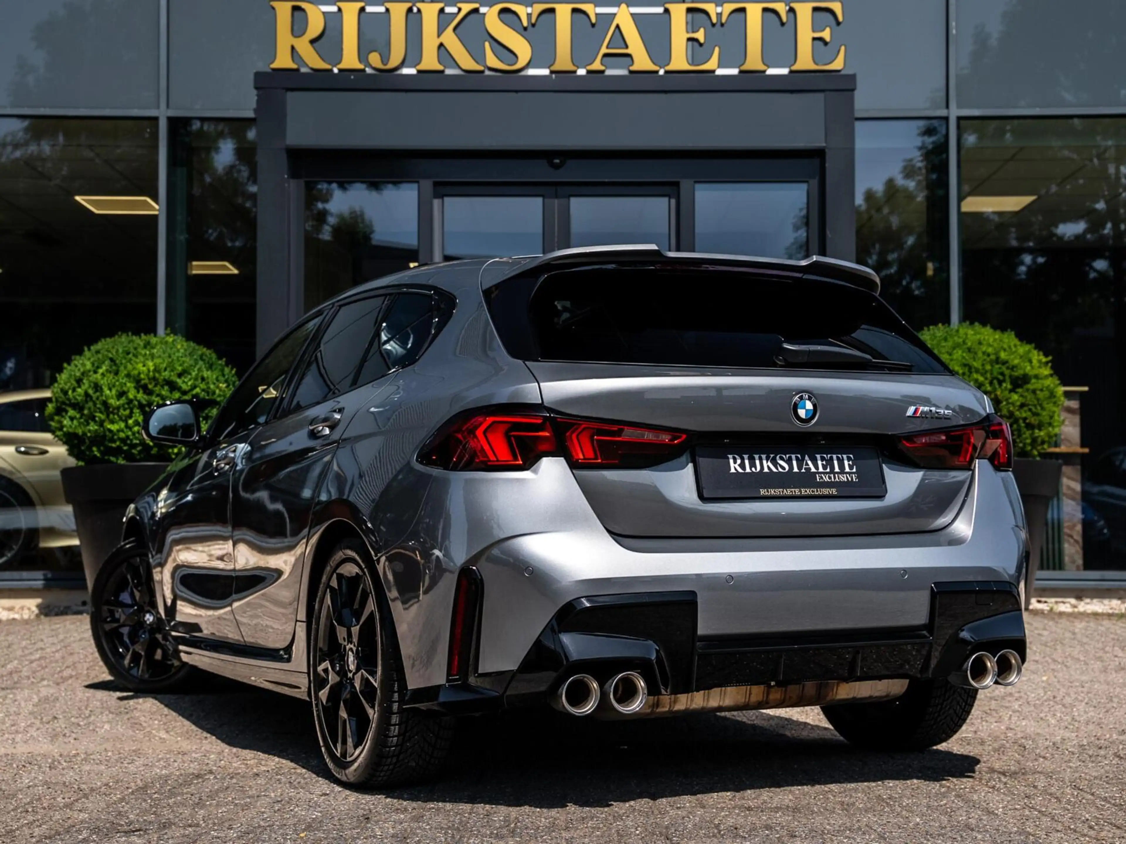 BMW 135 1-serie M135 xDrive|PANO|H&K|360|HEAD-IP|MEMORY|SF — photo 9